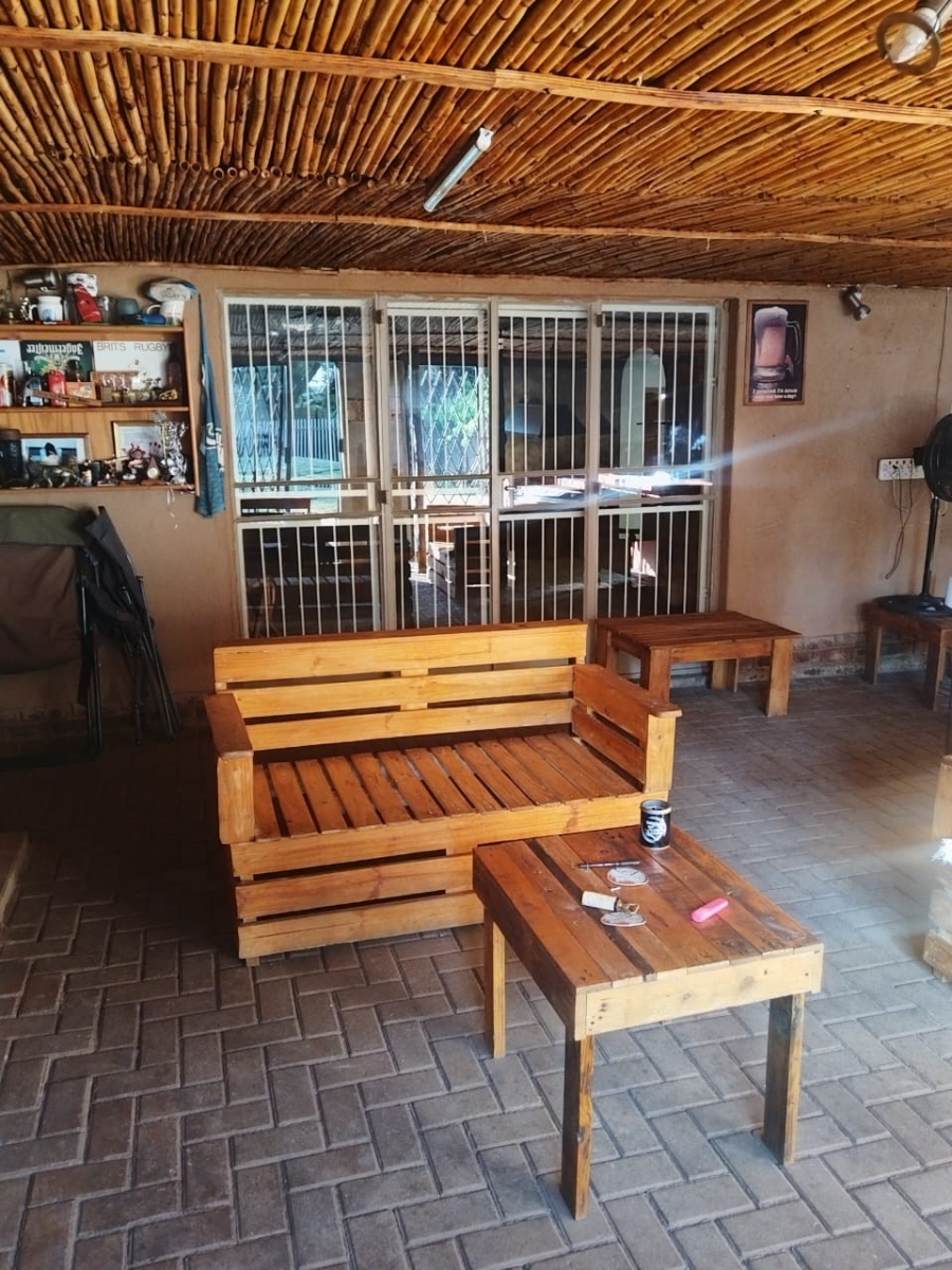 To Let 4 Bedroom Property for Rent in Schoemansville North West